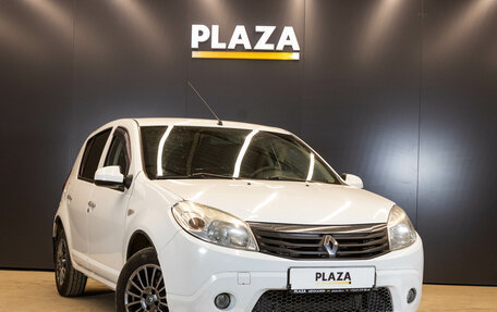 Renault Sandero I, 2013 год, 609 000 рублей, 2 фотография