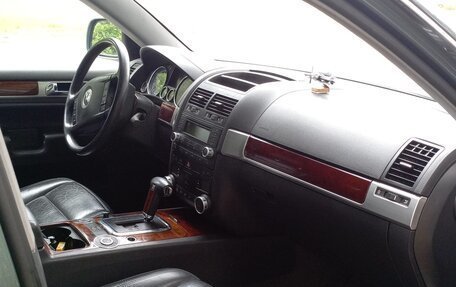 Volkswagen Touareg III, 2004 год, 550 000 рублей, 7 фотография