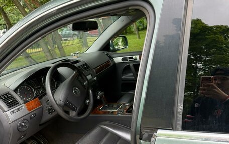 Volkswagen Touareg III, 2004 год, 550 000 рублей, 12 фотография