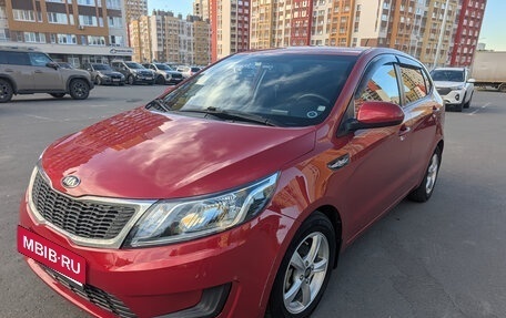 KIA Rio III рестайлинг, 2015 год, 700 000 рублей, 2 фотография
