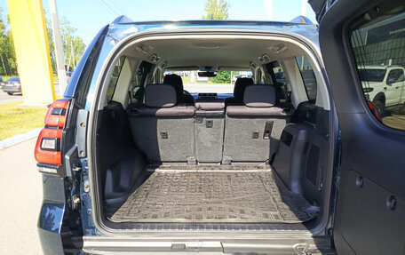 Toyota Land Cruiser Prado 150 рестайлинг 2, 2018 год, 5 000 000 рублей, 12 фотография