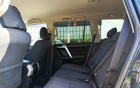 Toyota Land Cruiser Prado 150 рестайлинг 2, 2018 год, 5 000 000 рублей, 15 фотография