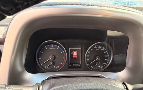 Toyota RAV4, 2017 год, 2 450 000 рублей, 8 фотография