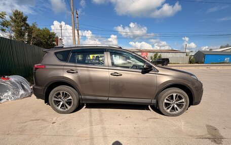 Toyota RAV4, 2017 год, 2 450 000 рублей, 2 фотография