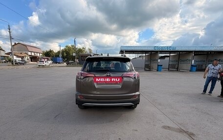 Toyota RAV4, 2017 год, 2 450 000 рублей, 3 фотография