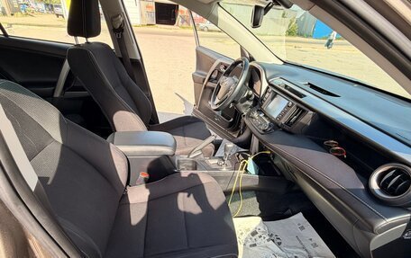 Toyota RAV4, 2017 год, 2 450 000 рублей, 11 фотография