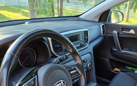 KIA Sportage IV рестайлинг, 2018 год, 1 950 000 рублей, 4 фотография