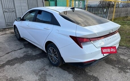 Hyundai Elantra, 2021 год, 1 850 000 рублей, 2 фотография