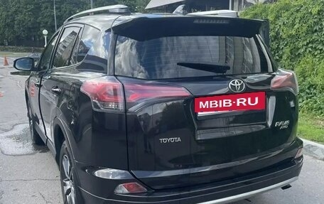 Toyota RAV4, 2015 год, 2 300 000 рублей, 3 фотография