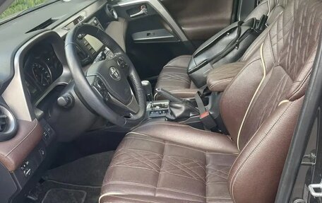 Toyota RAV4, 2015 год, 2 300 000 рублей, 5 фотография