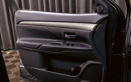 Mitsubishi Outlander III рестайлинг 3, 2014 год, 1 495 000 рублей, 12 фотография