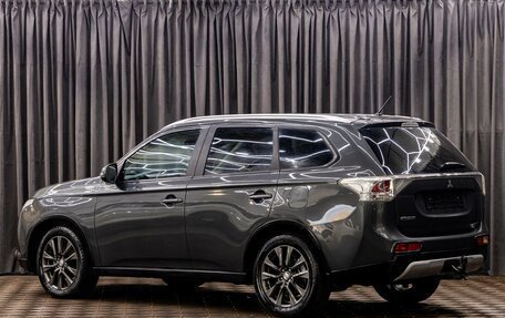 Mitsubishi Outlander III рестайлинг 3, 2014 год, 1 495 000 рублей, 4 фотография