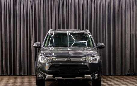 Mitsubishi Outlander III рестайлинг 3, 2014 год, 1 495 000 рублей, 2 фотография