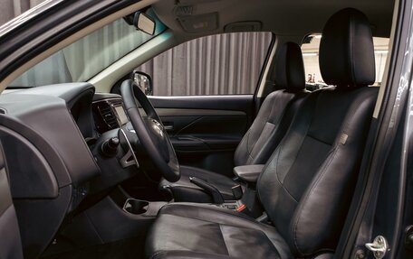Mitsubishi Outlander III рестайлинг 3, 2014 год, 1 495 000 рублей, 11 фотография