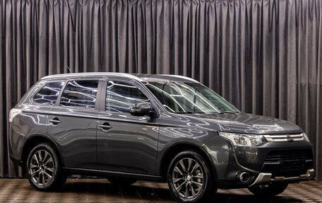 Mitsubishi Outlander III рестайлинг 3, 2014 год, 1 495 000 рублей, 3 фотография