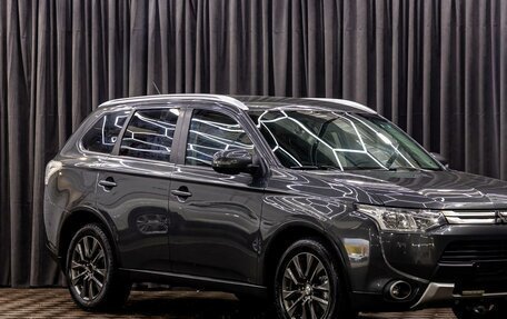 Mitsubishi Outlander III рестайлинг 3, 2014 год, 1 495 000 рублей, 7 фотография