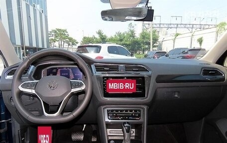 Volkswagen Tiguan II, 2022 год, 2 300 000 рублей, 7 фотография