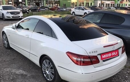 Mercedes-Benz E-Класс, 2011 год, 1 750 000 рублей, 3 фотография