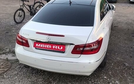 Mercedes-Benz E-Класс, 2011 год, 1 750 000 рублей, 2 фотография