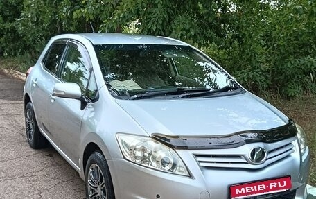 Toyota Auris II, 2011 год, 899 000 рублей, 1 фотография