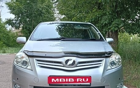 Toyota Auris II, 2011 год, 899 000 рублей, 2 фотография