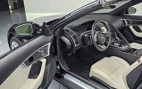 Jaguar F-Type I рестайлинг 2, 2023 год, 6 850 000 рублей, 7 фотография