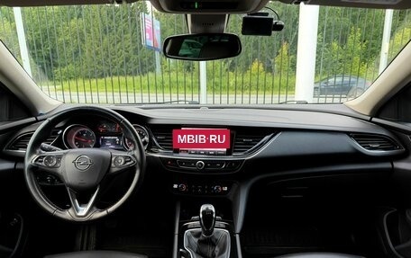 Opel Insignia II рестайлинг, 2017 год, 1 399 000 рублей, 10 фотография
