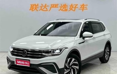 Volkswagen Tiguan II, 2023 год, 2 320 000 рублей, 1 фотография