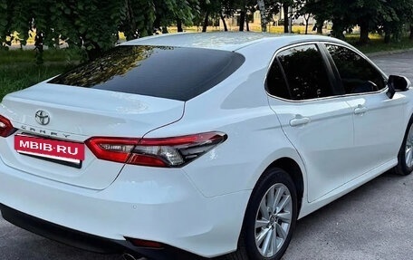Toyota Camry, 2021 год, 2 750 000 рублей, 2 фотография