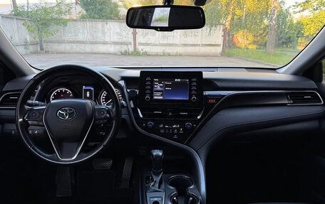 Toyota Camry, 2021 год, 2 750 000 рублей, 4 фотография