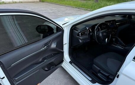 Toyota Camry, 2021 год, 2 750 000 рублей, 5 фотография