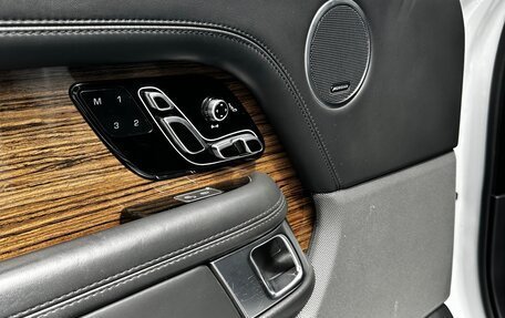 Land Rover Range Rover IV рестайлинг, 2018 год, 4 350 000 рублей, 19 фотография