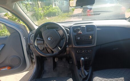 Renault Logan II, 2015 год, 400 000 рублей, 4 фотография