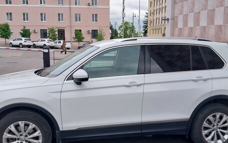 Volkswagen Tiguan II, 2018 год, 2 457 000 рублей, 4 фотография