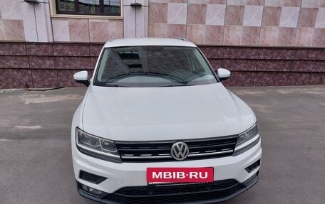 Volkswagen Tiguan II, 2018 год, 2 457 000 рублей, 5 фотография