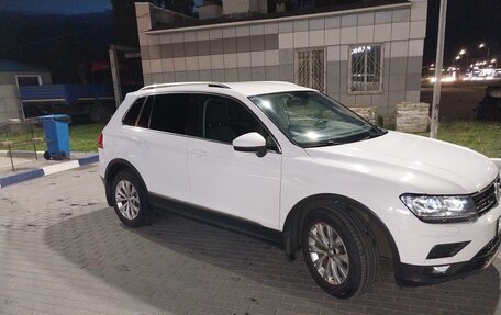 Volkswagen Tiguan II, 2018 год, 2 457 000 рублей, 19 фотография