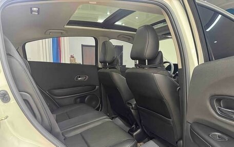 Honda Vezel, 2022 год, 1 320 000 рублей, 8 фотография
