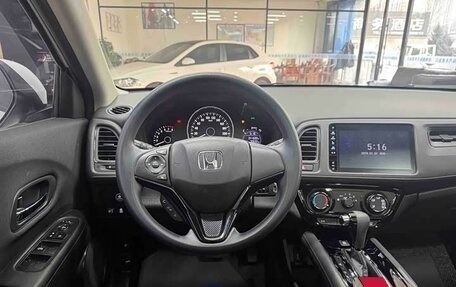 Honda Vezel, 2022 год, 1 320 000 рублей, 10 фотография