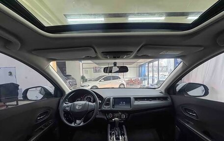 Honda Vezel, 2022 год, 1 320 000 рублей, 19 фотография