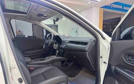 Honda Vezel, 2022 год, 1 320 000 рублей, 20 фотография