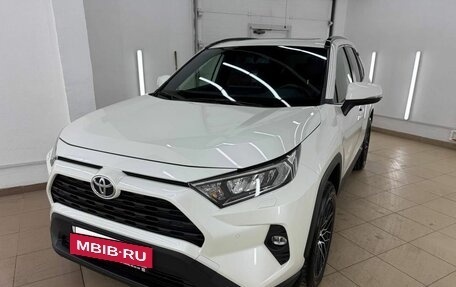 Toyota RAV4, 2021 год, 4 197 000 рублей, 2 фотография