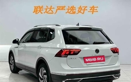 Volkswagen Tiguan II, 2023 год, 2 320 000 рублей, 4 фотография