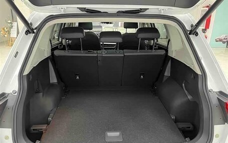 Volkswagen Tiguan II, 2023 год, 2 320 000 рублей, 14 фотография