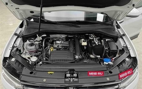 Volkswagen Tiguan II, 2023 год, 2 320 000 рублей, 22 фотография