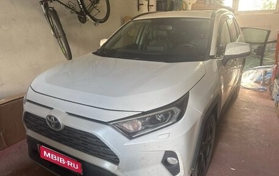 Toyota RAV4, 2021 год, 2 700 000 рублей, 1 фотография