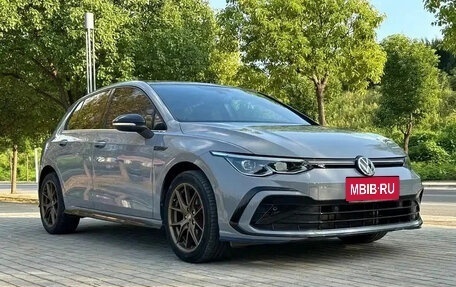 Volkswagen Golf VIII, 2023 год, 1 400 000 рублей, 1 фотография