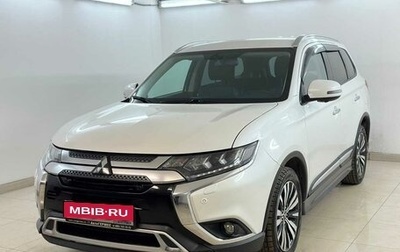 Mitsubishi Outlander III рестайлинг 3, 2018 год, 2 370 000 рублей, 1 фотография