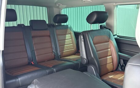 Volkswagen Multivan T6 рестайлинг, 2020 год, 6 000 100 рублей, 6 фотография