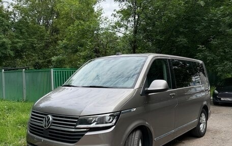 Volkswagen Multivan T6 рестайлинг, 2020 год, 6 000 000 рублей, 3 фотография