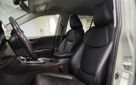 Toyota RAV4, 2019 год, 3 170 000 рублей, 10 фотография